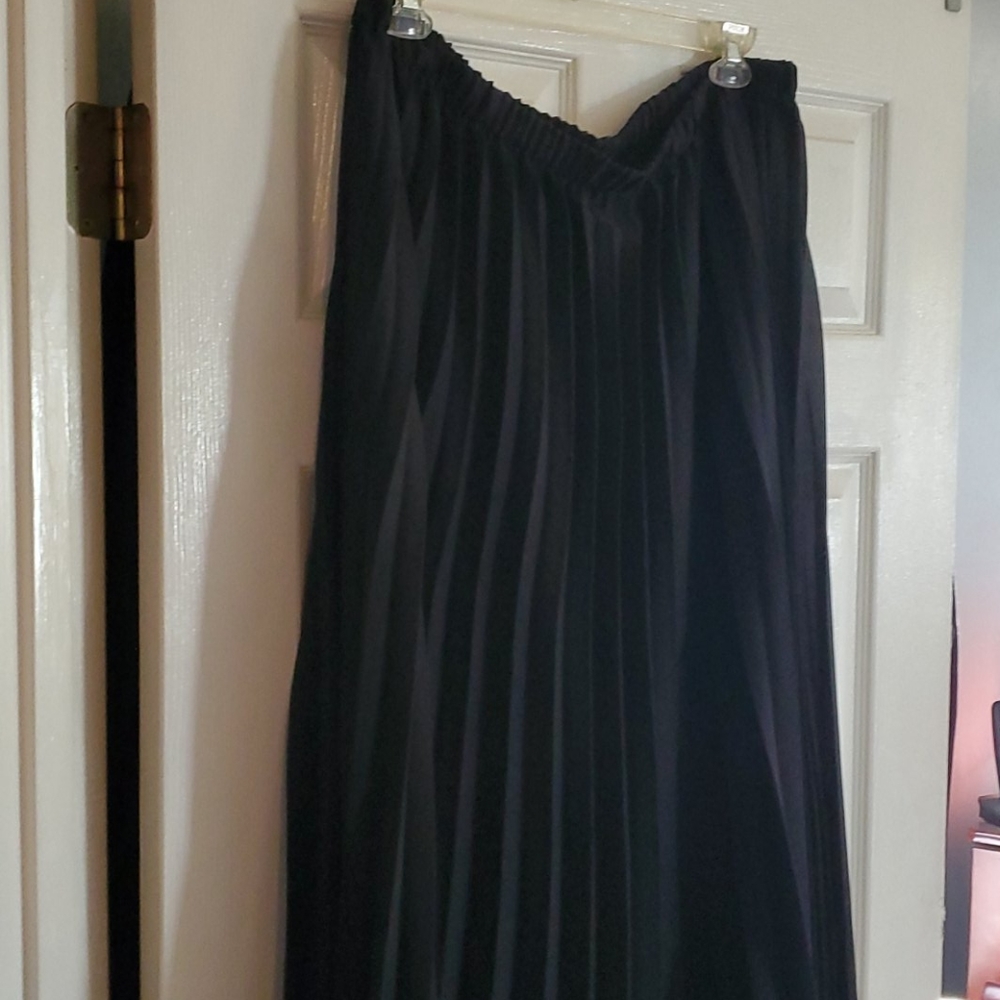 Black Ashley Stewart Pleated Skirt
